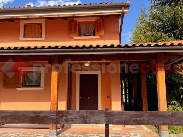 Villa Indipendente in vendita a Pontone, Castel Di Sangro