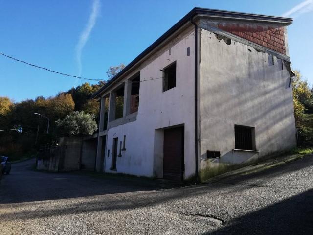Villa Indipendente in vendita a Castel Di Sasso, Campania