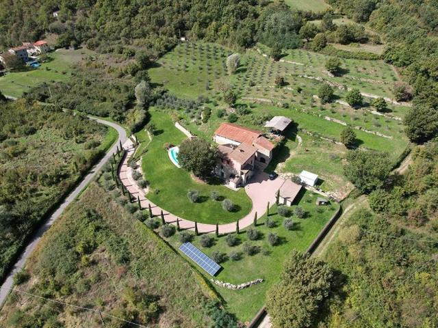 Villa Indipendente in vendita a Castel Focognano, Toscana