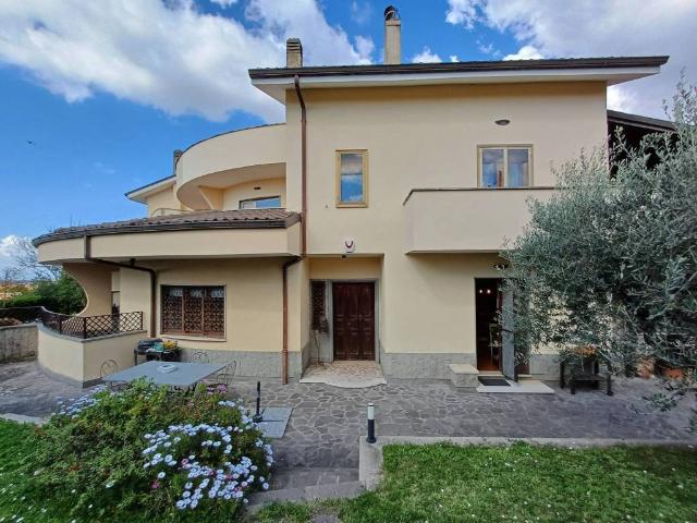 Villa Indipendente in vendita a Casali Scaramelli Manetti, Roma Capitale