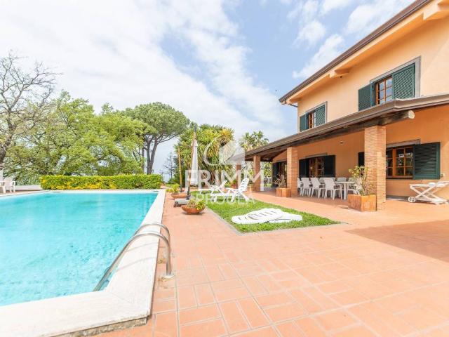 Villa Indipendente in vendita a Roma Capitale, Lazio
