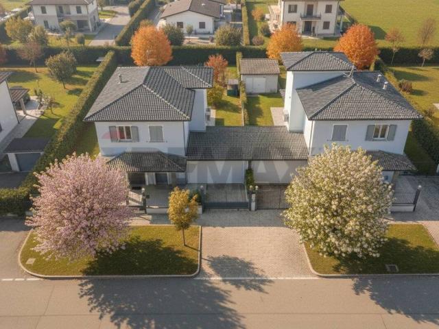 Villa Indipendente in vendita a Castel Goffredo, Lombardia