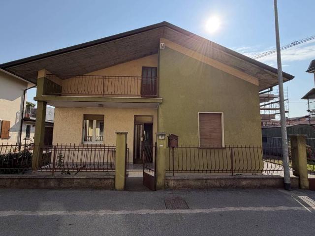 Villa Indipendente in vendita a Onzato, Castel Mella