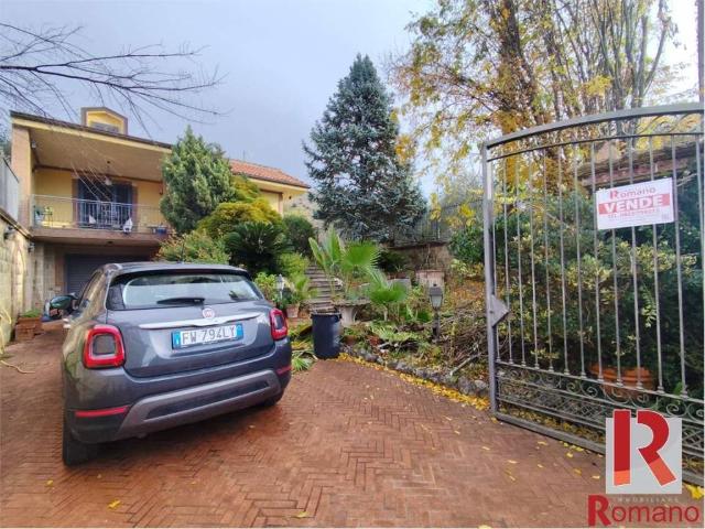 Villa Indipendente in vendita a Castel Morrone, Campania