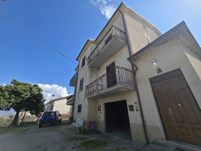 Villa Indipendente in vendita a Castel Ritaldi, Umbria