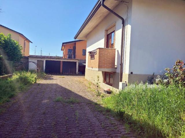 Villa Indipendente in vendita a Castel Rozzone, Lombardia