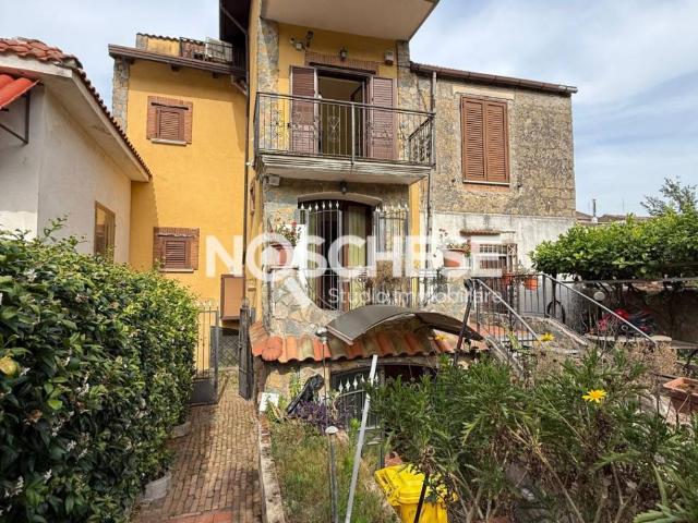 Villa Indipendente in vendita a Castel San Giorgio, Campania