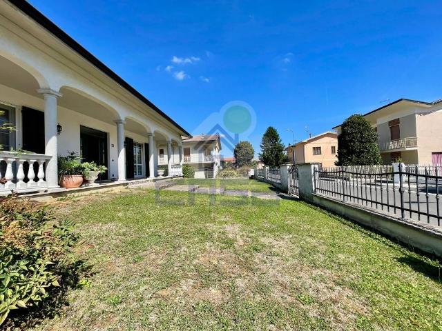 Villa Indipendente in vendita a Cascina Polesera, Castel San Giovanni