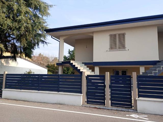 Villa Indipendente in vendita a Castel San Giovanni, Reggio Emilia