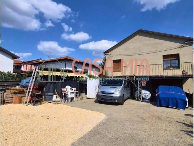 Villa Indipendente in vendita a Cascina Polesera, Castel San Giovanni