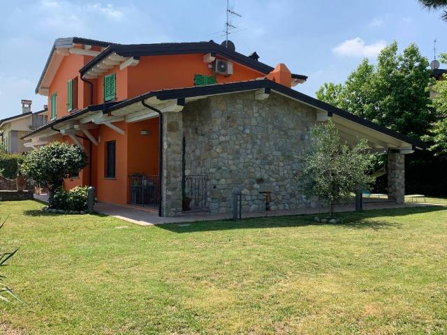 Villa Indipendente in vendita a Casa Nissolo, Castel San Giovanni