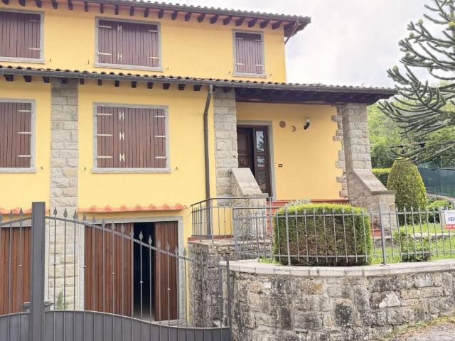 Villa Indipendente in vendita a Castel San Niccolò, Toscana