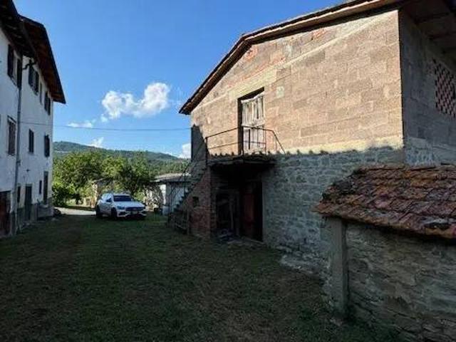 Villa Indipendente in vendita a Strada in Casentino, Castel San Niccolò
