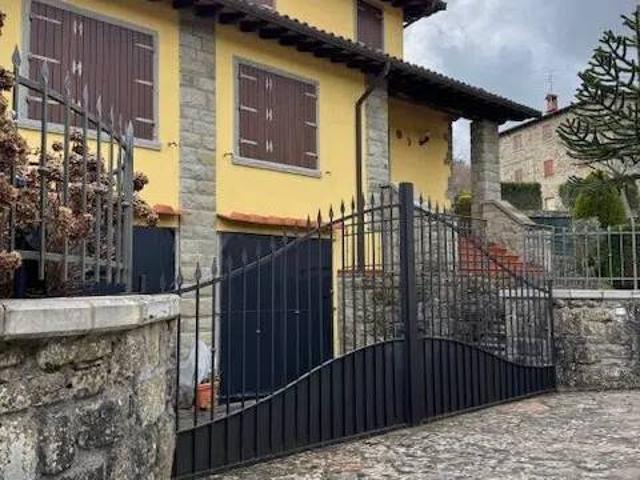 Villa Indipendente in vendita a Monte, Castel San Niccolò