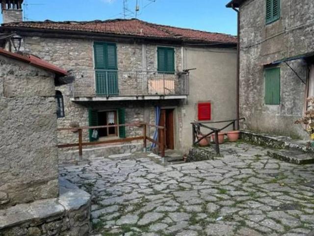 Villa Indipendente in vendita a Castel San Niccolò, Toscana