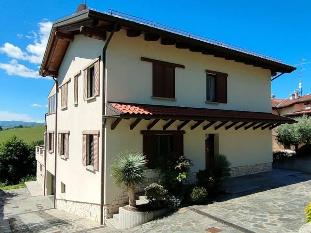Villa Indipendente in vendita a Pellizzara, Castel San Pietro Terme