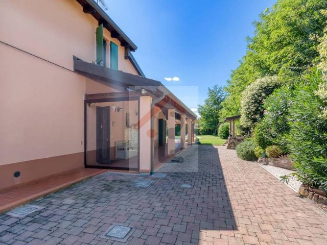 Villa Indipendente in vendita a Nuovo Circondario Imolese, Castel San Pietro Terme