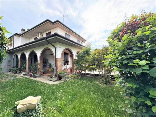 Villa Indipendente in vendita a Nuovo Circondario Imolese, Castel San Pietro Terme