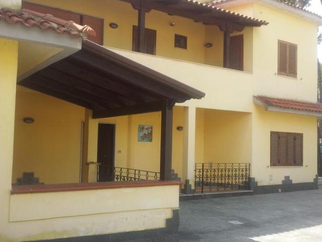Villa Indipendente in vendita a Baia Verde, Castel Volturno