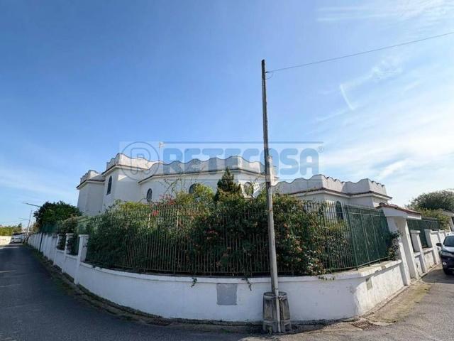 Villa Indipendente in vendita a Baia Verde, Castel Volturno