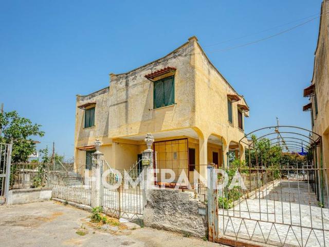 Villa Indipendente in vendita a Villaggio del Sole, Castel Volturno