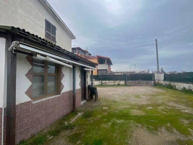 Villa Indipendente in vendita a Villaggio del Sole, Castel Volturno