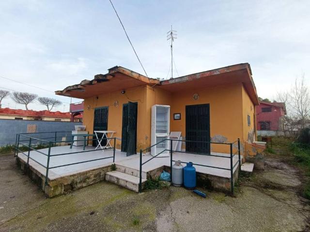 Villa Indipendente in vendita a Scatozza, Castel Volturno
