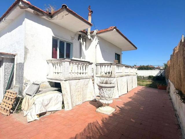 Villa Indipendente in vendita a Destra Volturno, Castel Volturno