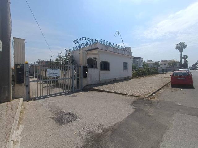 Villa Indipendente in vendita a Baia Verde, Castel Volturno