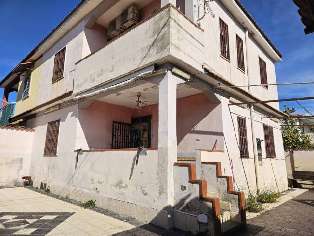 Villa Indipendente in vendita a Castel Volturno, Campania