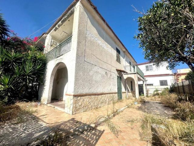 Villa Indipendente in vendita a Castel Volturno, Campania