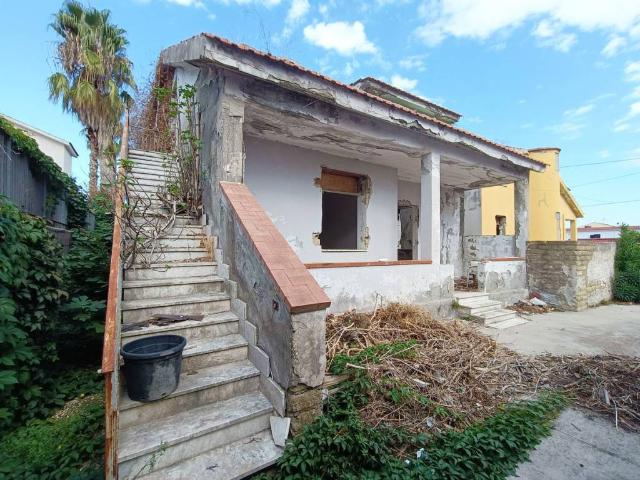 Villa Indipendente in vendita a Castel Volturno, Campania