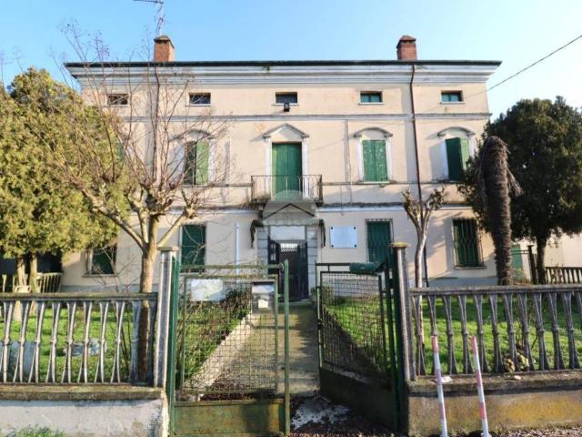 Villa Indipendente in vendita a San Giorgio Bigarello, Castelbelforte