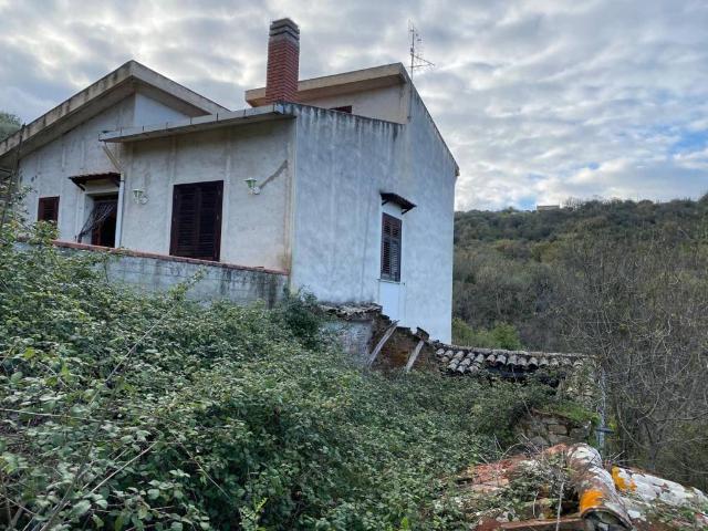 Villa Indipendente in vendita a Castelbuono, Sicilia