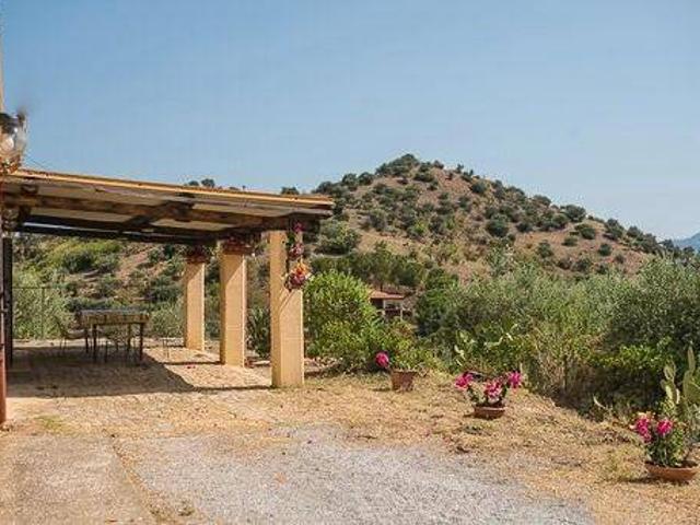 Villa Indipendente in vendita a Castelbuono, Palermo