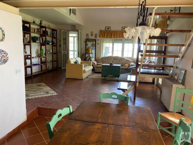 Villa Indipendente in vendita a Castelbuono, Sicilia
