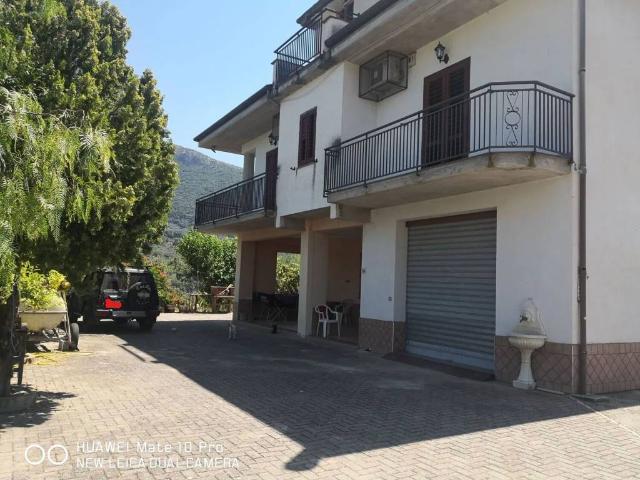 Villa Indipendente in vendita a Castelcivita, Campania