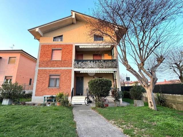 Villa Indipendente in vendita a Castelcovati, Lombardia