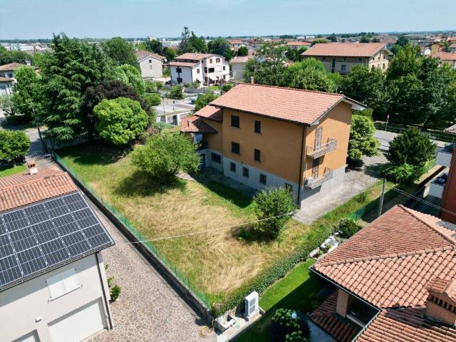 Villa Indipendente in vendita a Castelcovati, Brescia