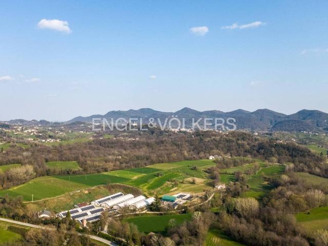 Villa Indipendente in vendita a Pieve del Grappa, Castelcucco