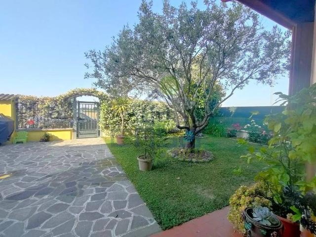 Villa Indipendente in vendita a Casteldidone, Lombardia