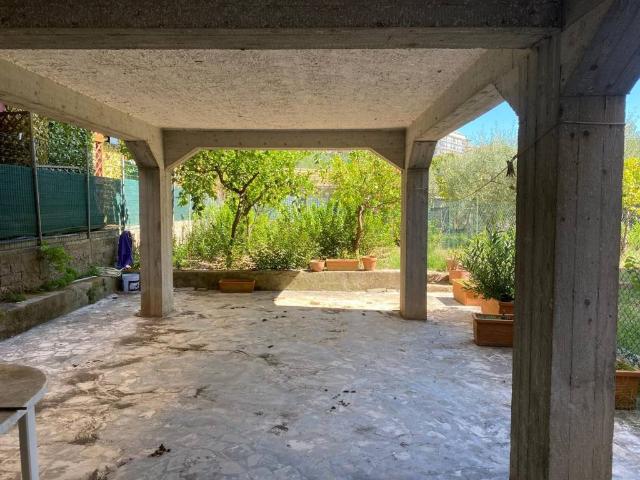 Villa Indipendente in vendita a Castelforte, Lazio