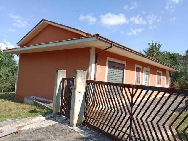 Villa Indipendente in vendita a Castelfranci, Campania