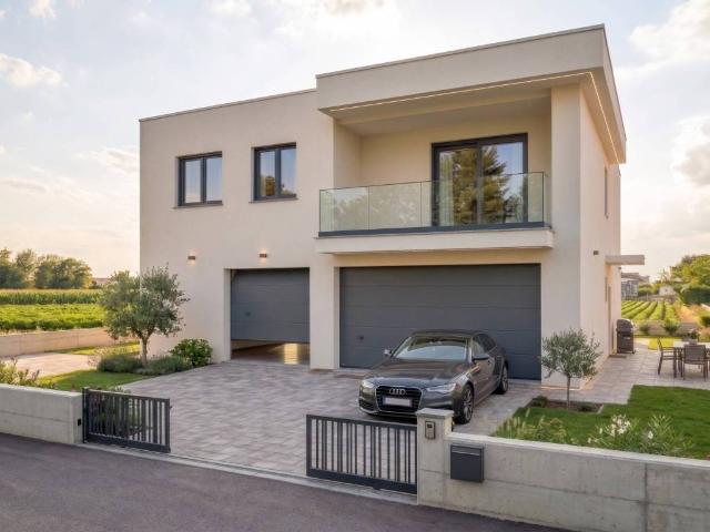 Villa Indipendente in vendita a Piumazzo, Castelfranco Emilia