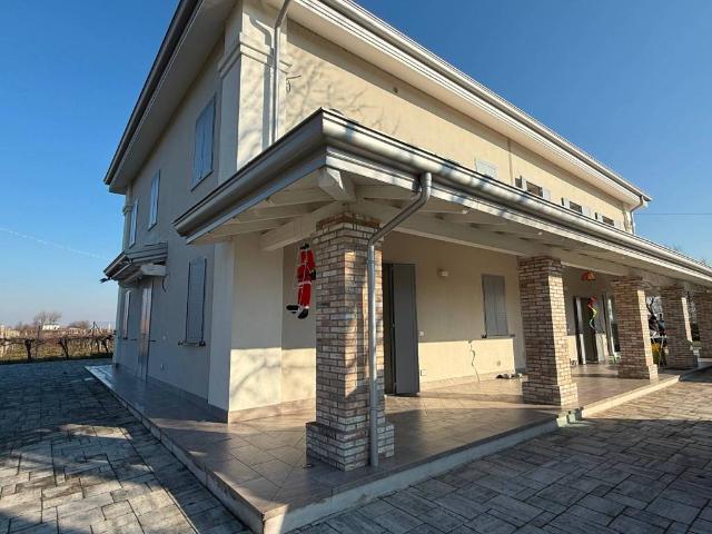 Villa Indipendente in vendita a Unione dei comuni del Sorbara, Castelfranco Emilia