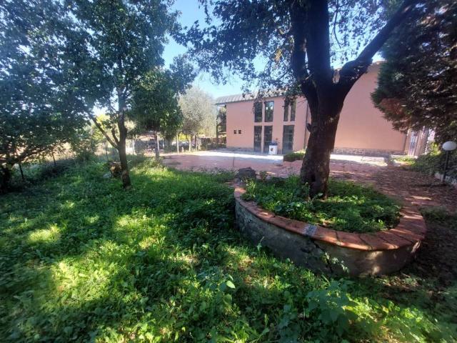 Villa Indipendente in vendita a Castelfranco Piandiscò, Toscana
