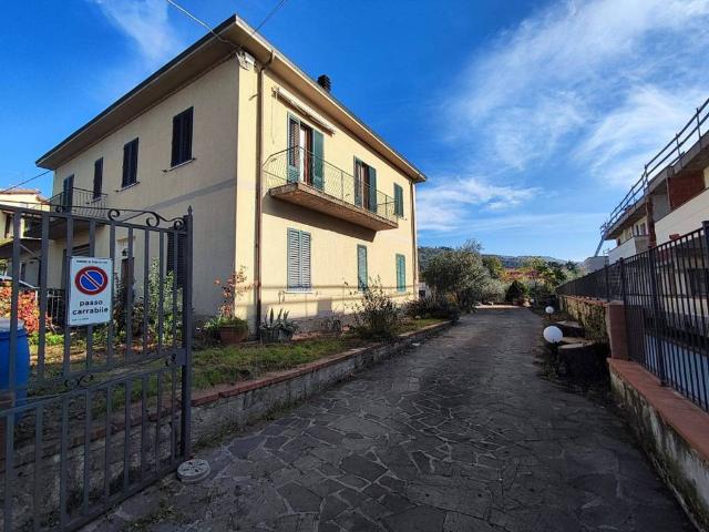 Villa Indipendente in vendita a Castelfranco Piandiscò, Toscana