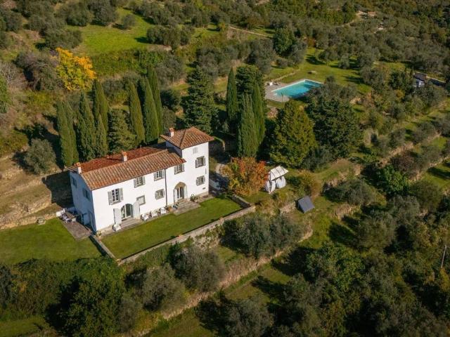 Villa Indipendente in vendita a Castelfranco Piandiscò, Toscana