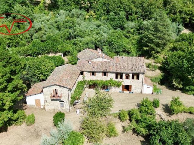 Villa Indipendente in vendita a Castelfranco Piandiscò, Toscana