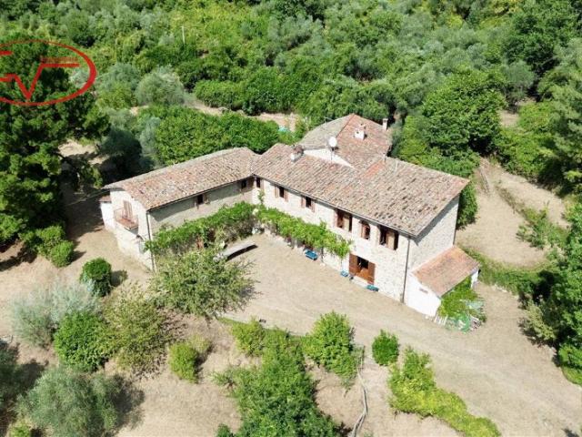 Villa Indipendente in vendita a Castelfranco Piandiscò, Toscana